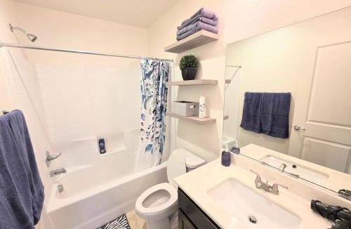 North Las Vegas House | 2-Bedroom Entire Guest Suite in North Las Vegas Mountain Views