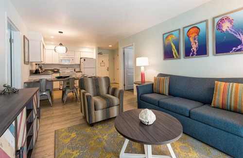 Mission Valley Resort | 2-bedroom resort in lovely San Diego with fitness room and AC