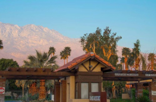 Canyon Sands Villa | 2-bedroom villa in perfect Palm Springs with AC and fitness room
