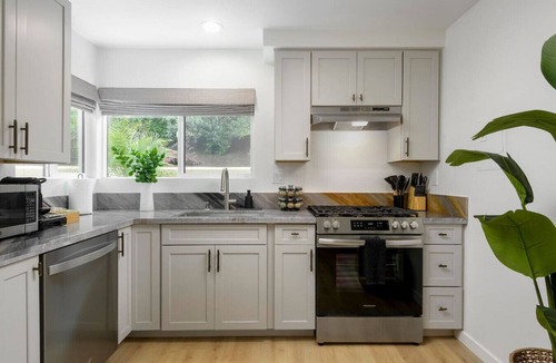 Santa Barbara County Apartment | 2 Bedroom w/patio near Santa Barbara