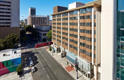 Civic Core House | 2 Contemporary Units, Just a few blocks from Gaslamp Quarter! Valet Parking!