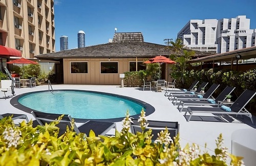 Ala Moana House | 2 Deluxe Two Doubles Rooms at Pagoda Hotel