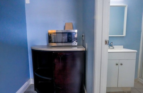 Buttonwillow Apartment | 2 Full Beds Accessible Non - Smoking
