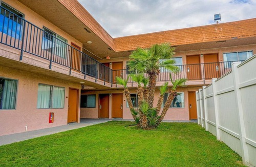 Buttonwillow Apartment | 2 Full Beds Accessible Non - Smoking