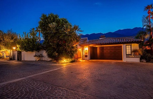 Twin Palms House | 2 homes to Share! 2 pools and Pink Tennis Court! Vacation Memories!
