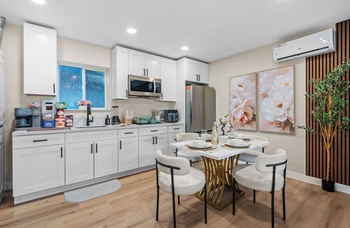 San Carlos House | 2 King Beds, Gated Yard, 4 Parking, Ranch-Style
