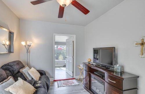 Atascadero House | 2 Mi to Dtwn Atascadero! Cozy Cottage w/Yard