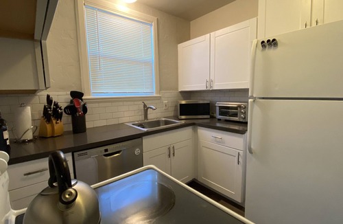 Reno/Tahoe Airport House | 2 MILES FROM DOWNTOWN RENO, THIS OLD SOUTHWEST COTTAGE HOSTS UP TO 5 PEOPLE