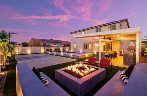 Coachella House | 2 MILES to Stagecoach Festival 7BR Estate w/Pool