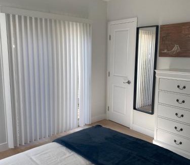 Palo Alto Apartment | 2 Palo Alto - Fully Furnished with Parking, Laundry, AC, Private