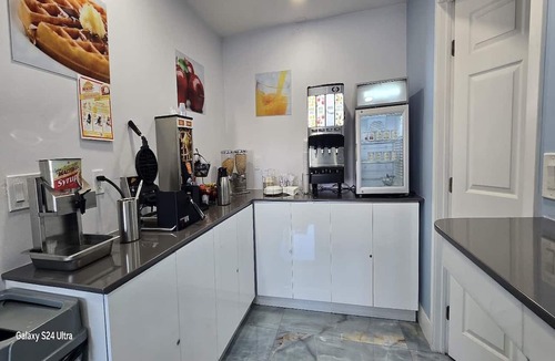 Victorville Apartment | 2 Queen Beds|Access|Nsmk