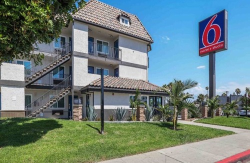 Central Escondido Apartment | 2 Queen Beds | Mini Fridge