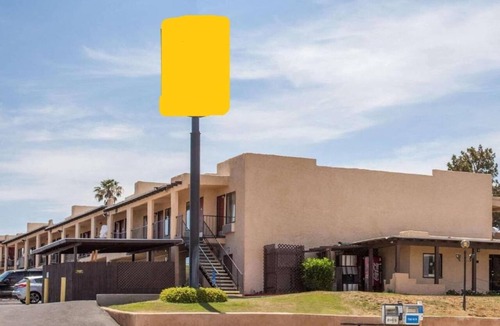 Barstow Apartment | 2 Queen Beds|Non-Smoking