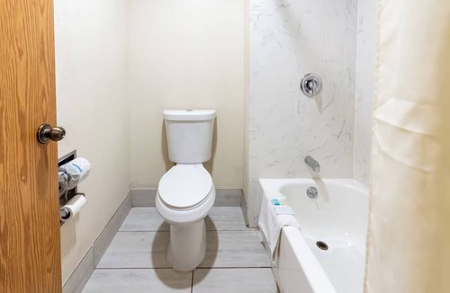 Corcoran Hotel | 2 Simple, Budget Friendly Rooms Perfectly Situated by Corcoran Train Station