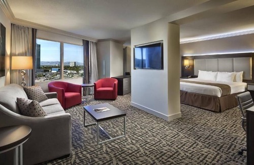 Gateway District House | 2 Spacious Suites Near Fremont Street Experience, Casino & Game Room, Pools!