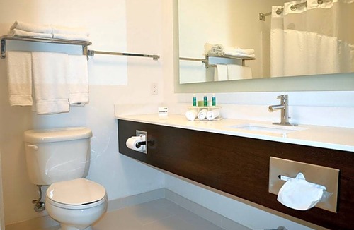 Calexico Hotel | 2-Star Hotel ∙ Holiday Inn Express Calexico, an IHG Hotel