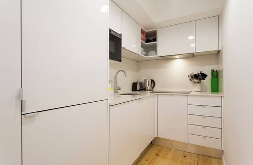 Principe Real Apartment | 2 SUITES Stylish flat @Principe Real! Great WI-FI!
