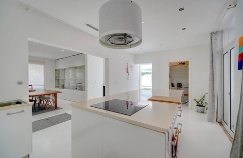 Oeiras Villa | 20 minutes from Lisbon, spectacular house w/garden. Pets accepted