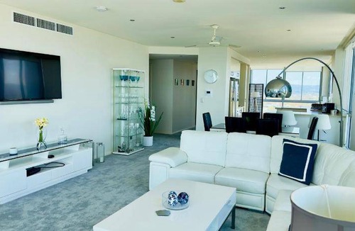 Southport Apartment | 200 m² Serviced apartment ∙ 3 bedrooms ∙ 127 guests