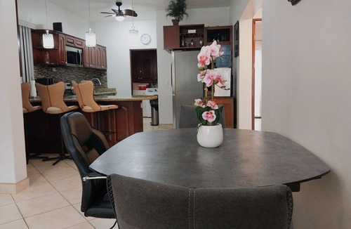 Tamarindo Condo | 20mins to Tamarindo BBQ Parking 4 Pools A/C 3 TVs – The Oaks Condo