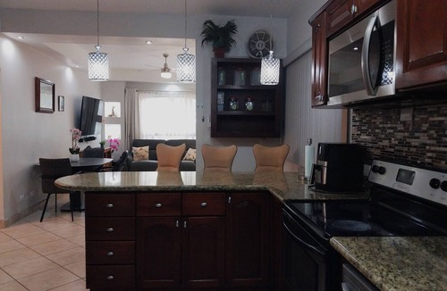Tamarindo Condo | 20mins to Tamarindo BBQ Parking 4 Pools A/C 3 TVs – The Oaks Condo