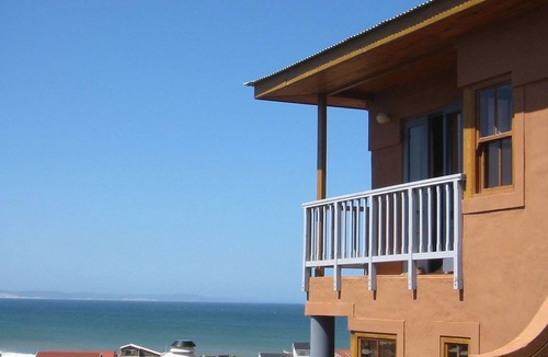 Wavecrest House | 225 m² House ∙ 4 bedrooms ∙ 7 guests