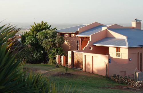 Wavecrest House | 225 m² House ∙ 4 bedrooms ∙ 7 guests