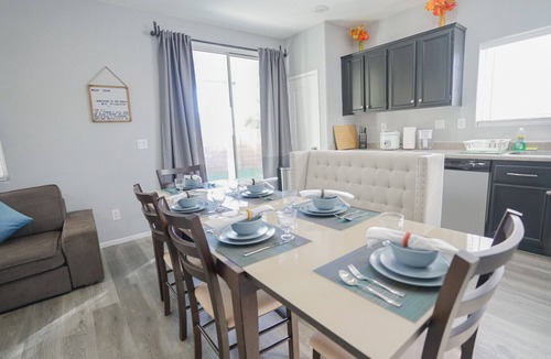 North Las Vegas House | 🎁2400sf🏠4BR/3BR🛀6beds🛌,15min Downtown/Strip,Home Theater,Games,BBQ and moree!