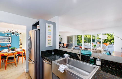 Desert Park Estates House | 25% Off July! Perfect For Families -Pool, Jacuzzi*
