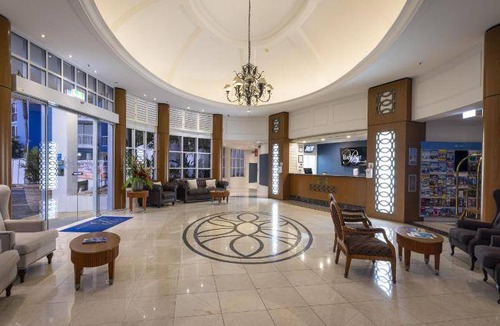 Broadbeach Hotel | 273 m² Hotel ∙ 3 bedrooms ∙ 127 guests
