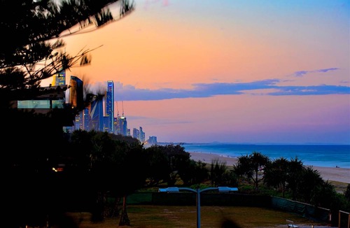 Mermaid Beach House | 273 m² House ∙ 4 bedrooms ∙ 8 guests