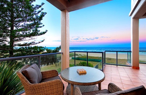 Mermaid Beach House | 273 m² House ∙ 4 bedrooms ∙ 8 guests