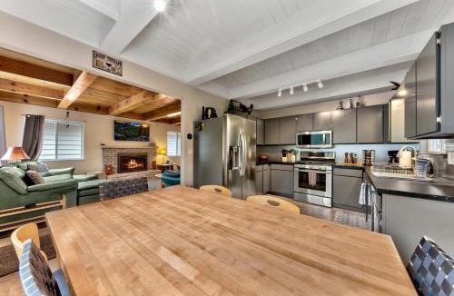 Christmas Valley House | 2782B Tahoe River Chalet