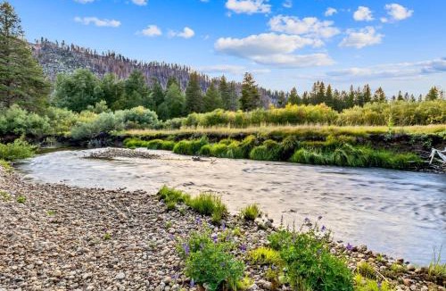 Christmas Valley House | 2782B Tahoe River Chalet