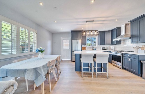 Monrovia House | 2b1b Charming House｜Spacious Backyard｜BBQ Area｜Washer & Dryer #42339