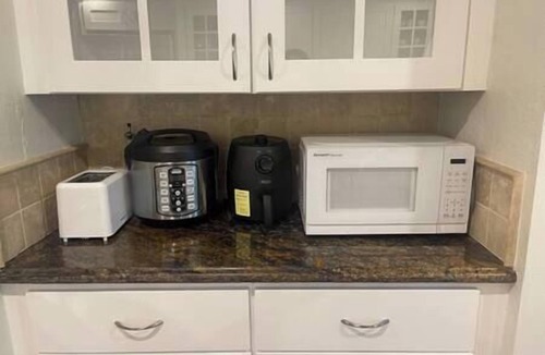 University South House | 2B2B Spacious Suite in PA DT