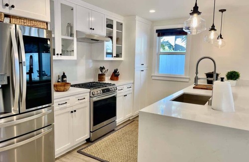 West Newport House | 2BATH LUX Casita 216B | Ocean and Bay Steps Away