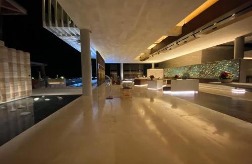 San Jose del Cabo Villa | 2BD Oceanfront Presidential Suite Solaz Cabo