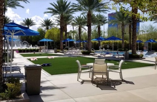 Las Vegas Condo | 2BD Vegas Condo w/Pool, Hot tub, Gym, Grills, WiFi