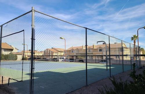 Sunrise Manor Apartment | 2bed 1 bath condo near Nellis afb & the strip