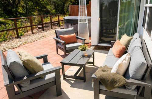 Paso Robles House | 2Bed 2 Bath Cottage onMicro Resort near Downtown