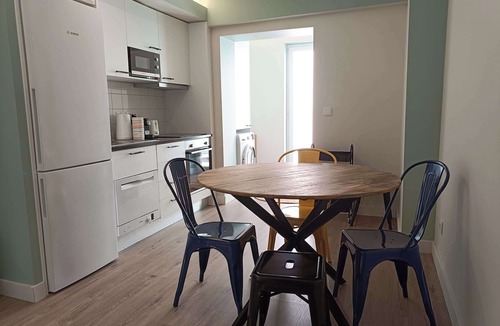 Casal da Ladeira Apartment | 2BR Duplex – Family & Pet Friendly, AC & Wi-Fi