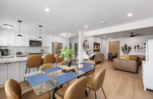 Simi Valley House | 2BR Retreat/HOT TUB, Fire Pit, BBQ, & Yard Oasis