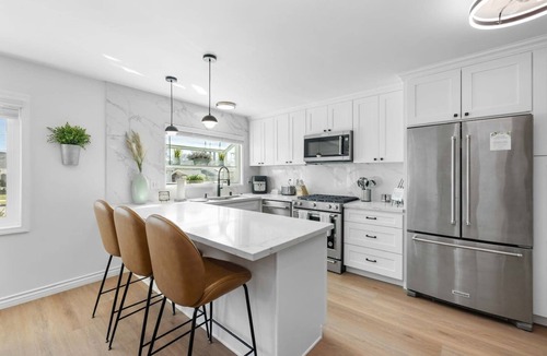 Simi Valley House | 2BR Retreat/HOT TUB, Fire Pit, BBQ, & Yard Oasis