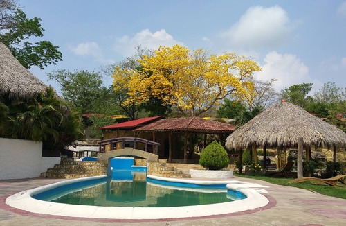 San Juan del Sur House | 2km from town fully equipped 2B/2B with Outdoor Jacuzzi and shared pool