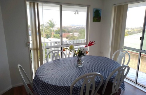 Highland Park Apartment | 3 Adults & 2 Children - House in Highland Park