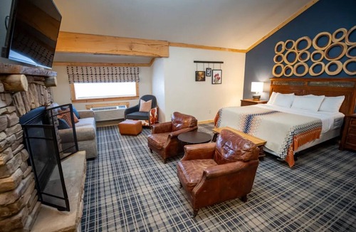 Mammoth Lakes Hotel | 3 Alpine Units Near Sherwin Lakes, & Mammoth Mountain! Epic Hiking Adventure