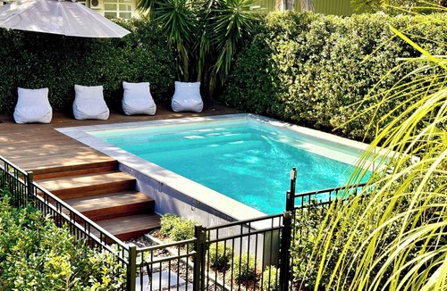 Hendra House | 3 Bdrm Queenslander Outdoor Dining Pool & Parking