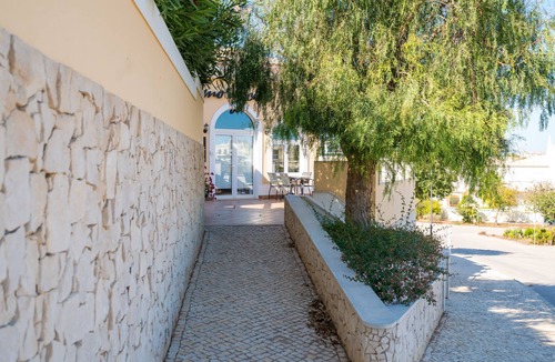 Porto de Mos Apartment | 3 Bed/2 bath apt, terraces, pool, walk to beach