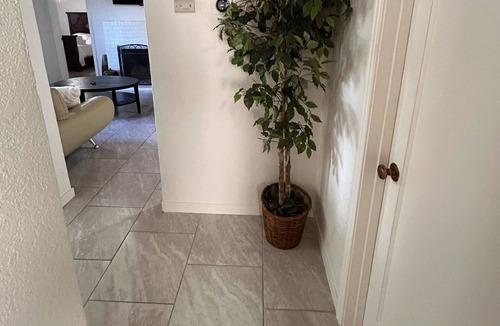 Merced House | 3 bed 2bath Pet friendly